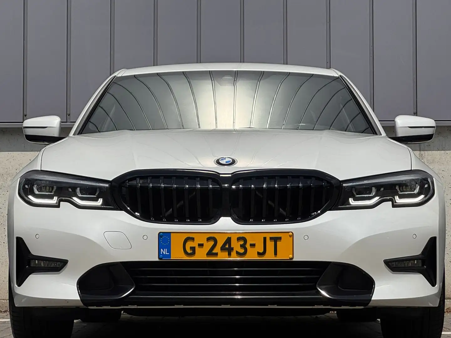BMW 320 3-serie 320i 184PK Automaat M-Sport Shadow Head-UP Wit - 2