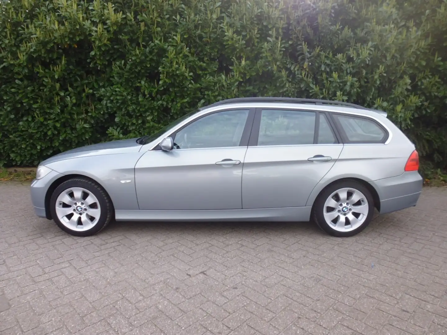 BMW 325 XENON PDC LMV ECC Grijs - 2