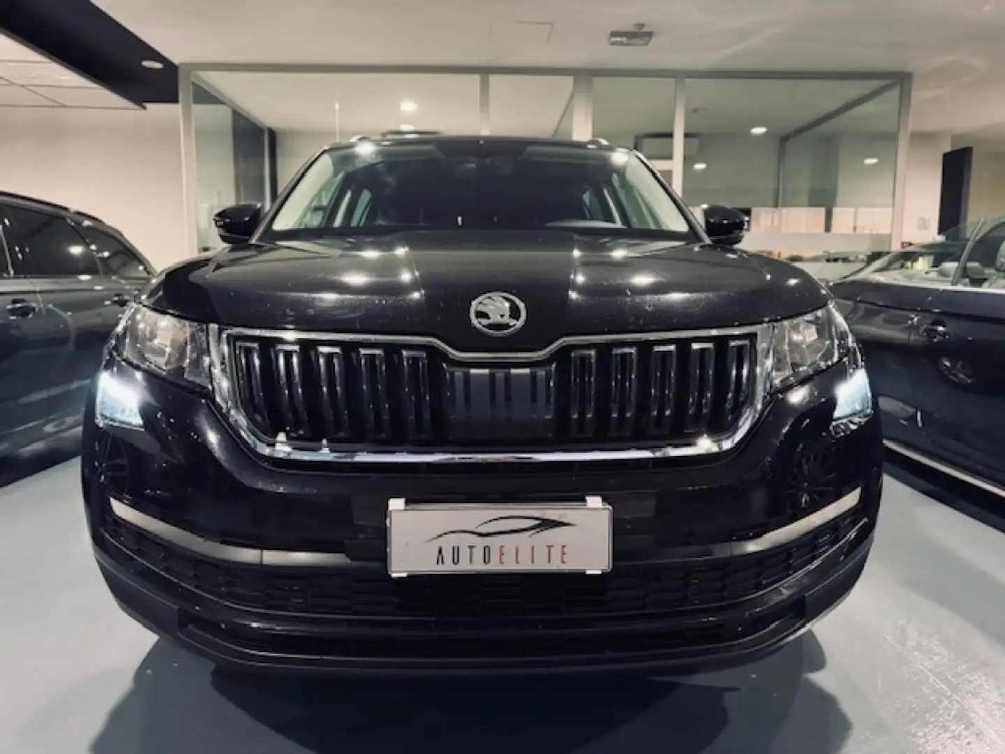Skoda Kodiaq 2.0 TDI EVO DSG 7 POSTI Executive Noir - 2