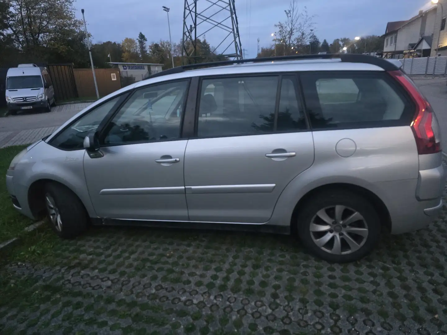 Citroen C4 Picasso Silber - 2