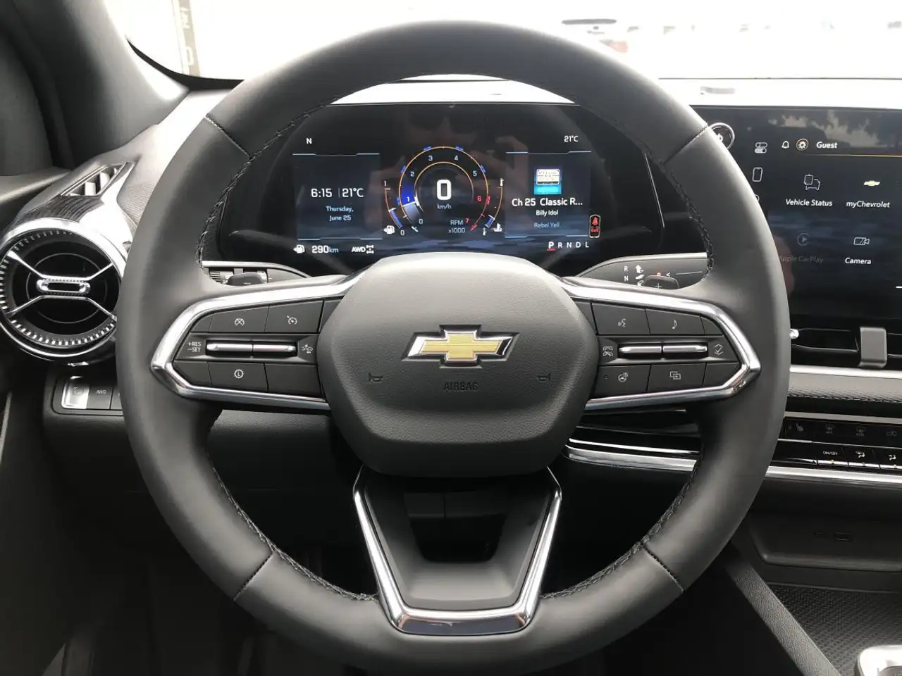 Chevrolet Equinox photo Chevrolet Equinox