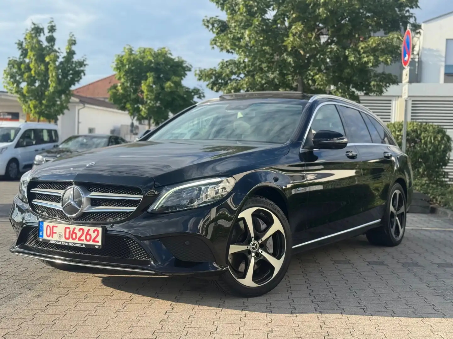 Mercedes-Benz C 300 T e*Burmester*Pano*Distronic*AHK*1.Hand Noir - 2
