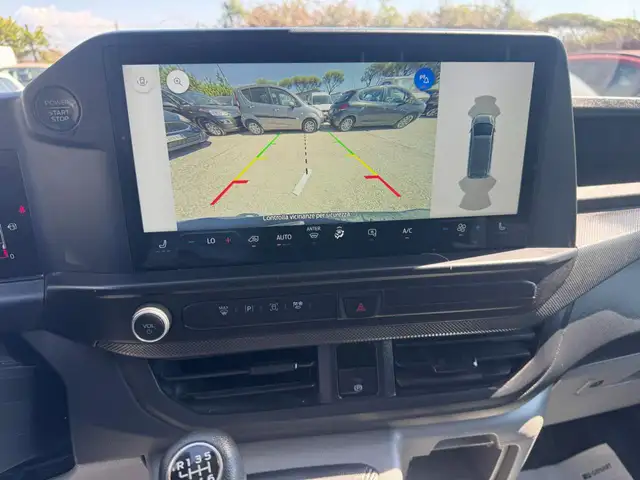 Ford Transit Custom view 9