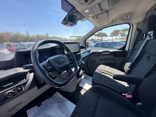 Ford Transit Custom view 6