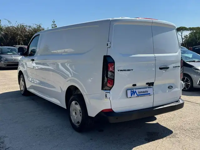 Ford Transit Custom view 4