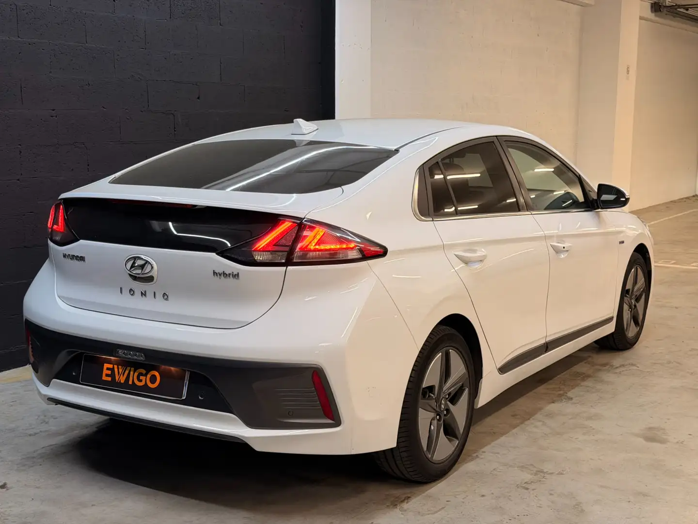 Hyundai IONIQ 1.6 141H 105 HYBRID HEV EXECUTIVE BVA CARPLAY / CAMERA DE RECUL / SIEGES CHAUFFANT AV AR / SIEGES VENTILLÉS AR - 2
