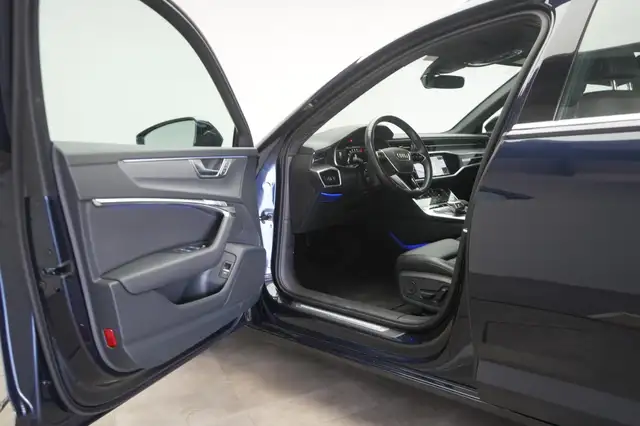 Audi A6 view 11