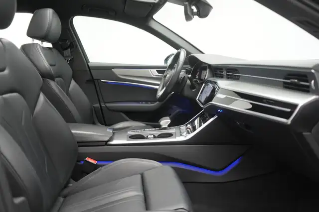 Audi A6 view 6