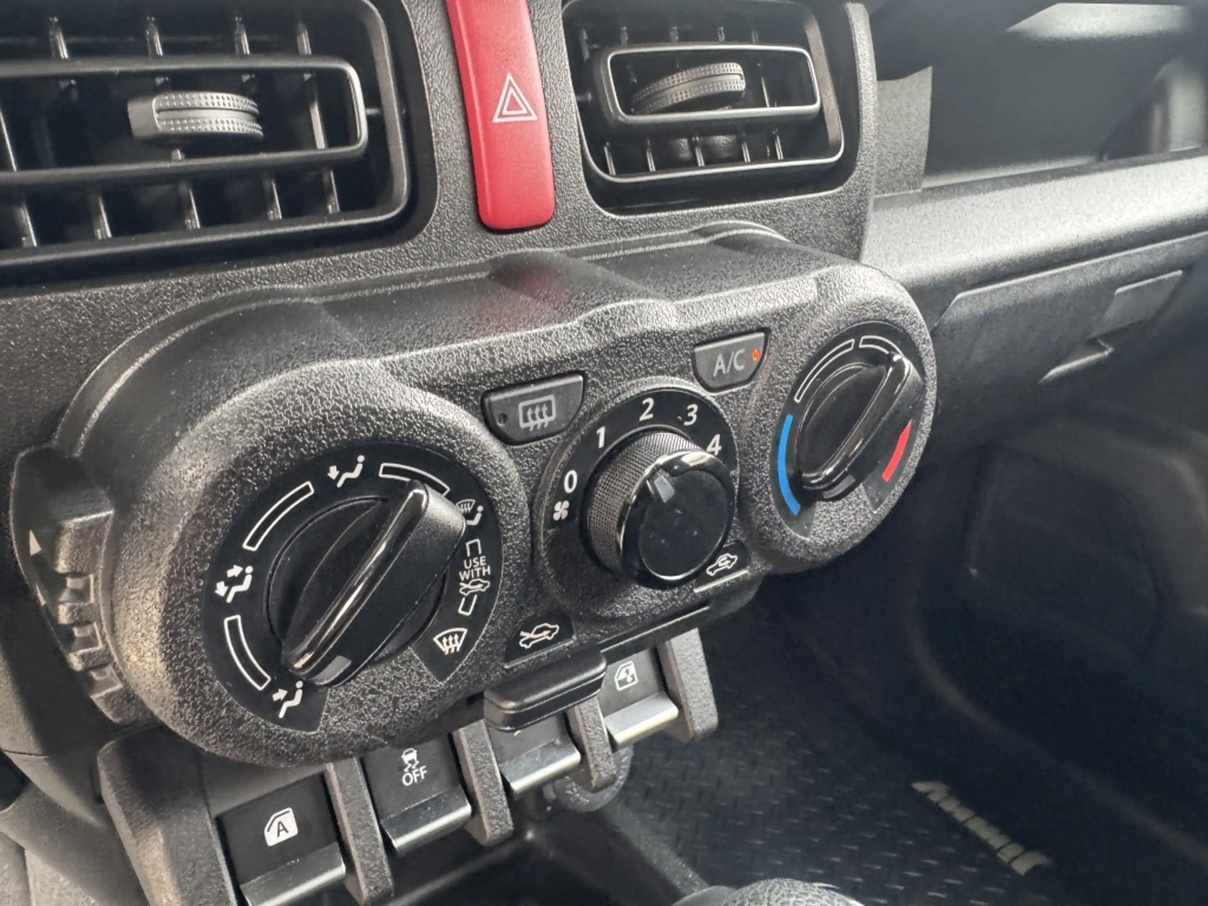 Suzuki Jimny 1.5 All Grip Automaat — photo 11