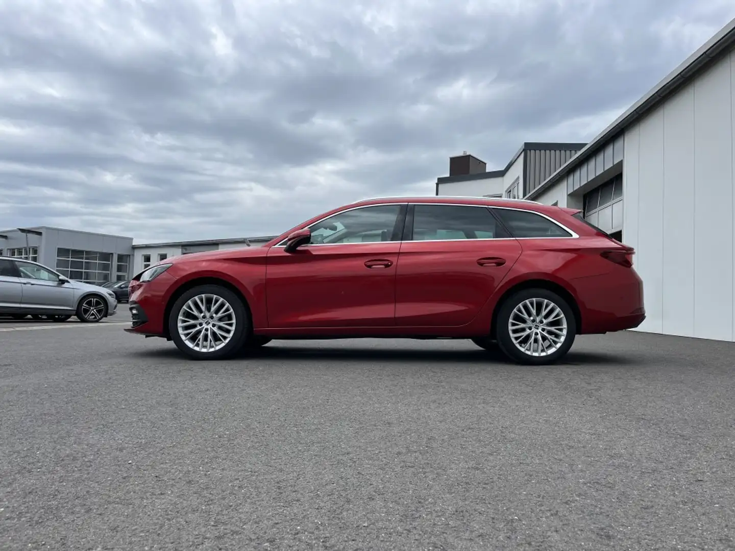 SEAT Leon SP 2.0 TDI DSG XCELLENCE 144€ m. 20% Anzahlung A Rot - 2