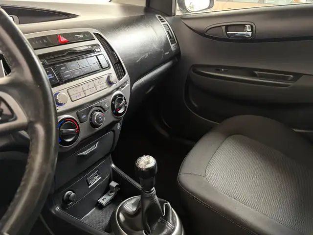 Hyundai I20 view 17