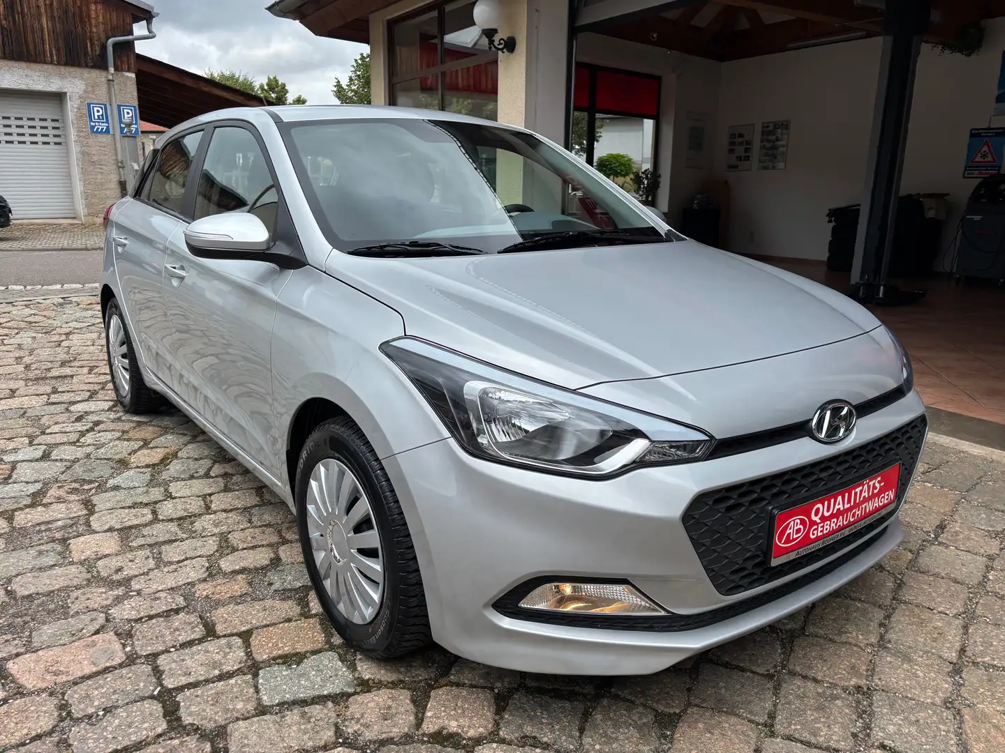 Hyundai i20 Go Grau - 2