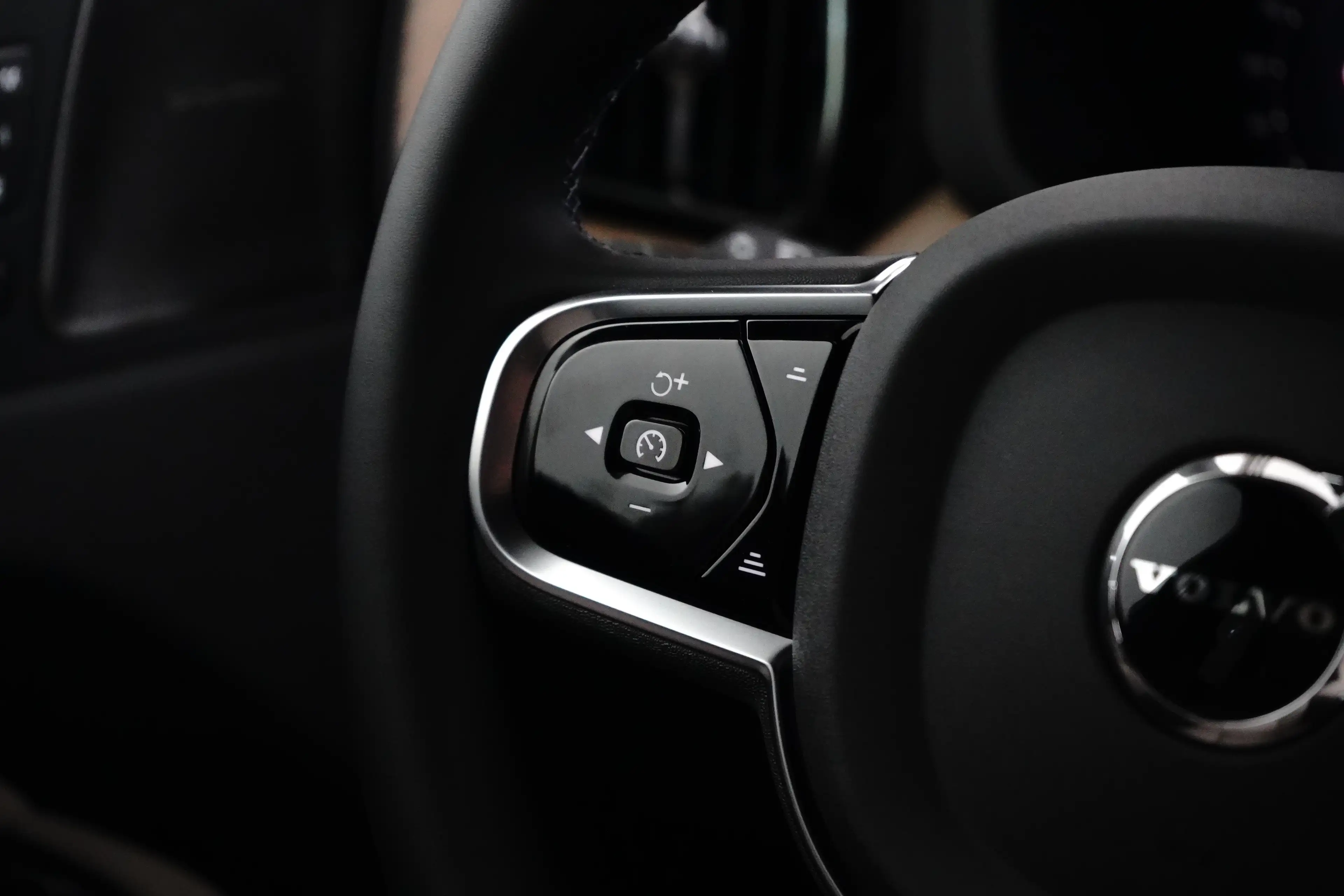 Volvo XC60 T6 Plus Dark | Harman/Kardon | Memory | Pilot Assi — photo 13