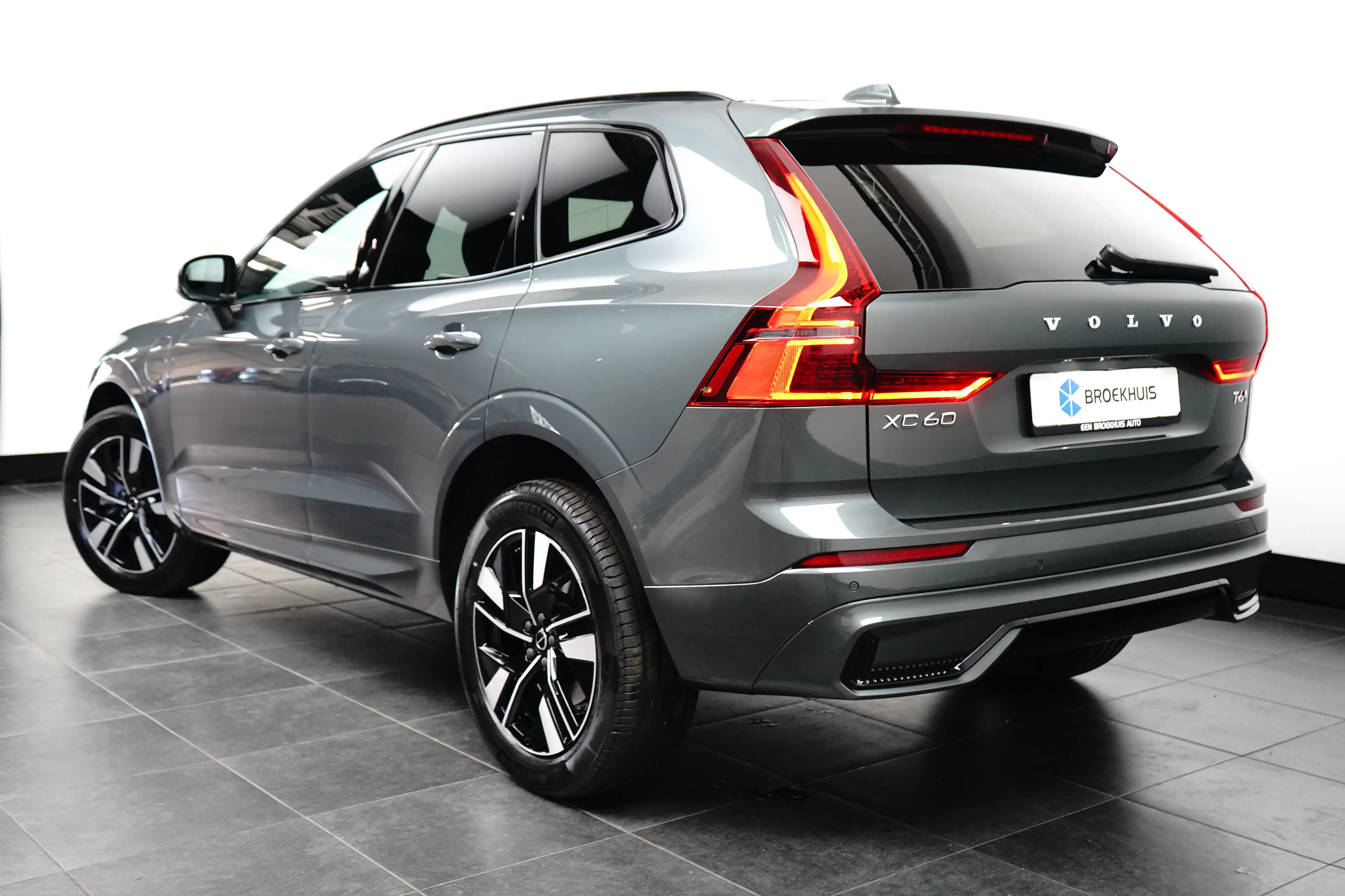 Volvo XC60 T6 Plus Dark | Harman/Kardon | Memory | Pilot Assi — photo 8