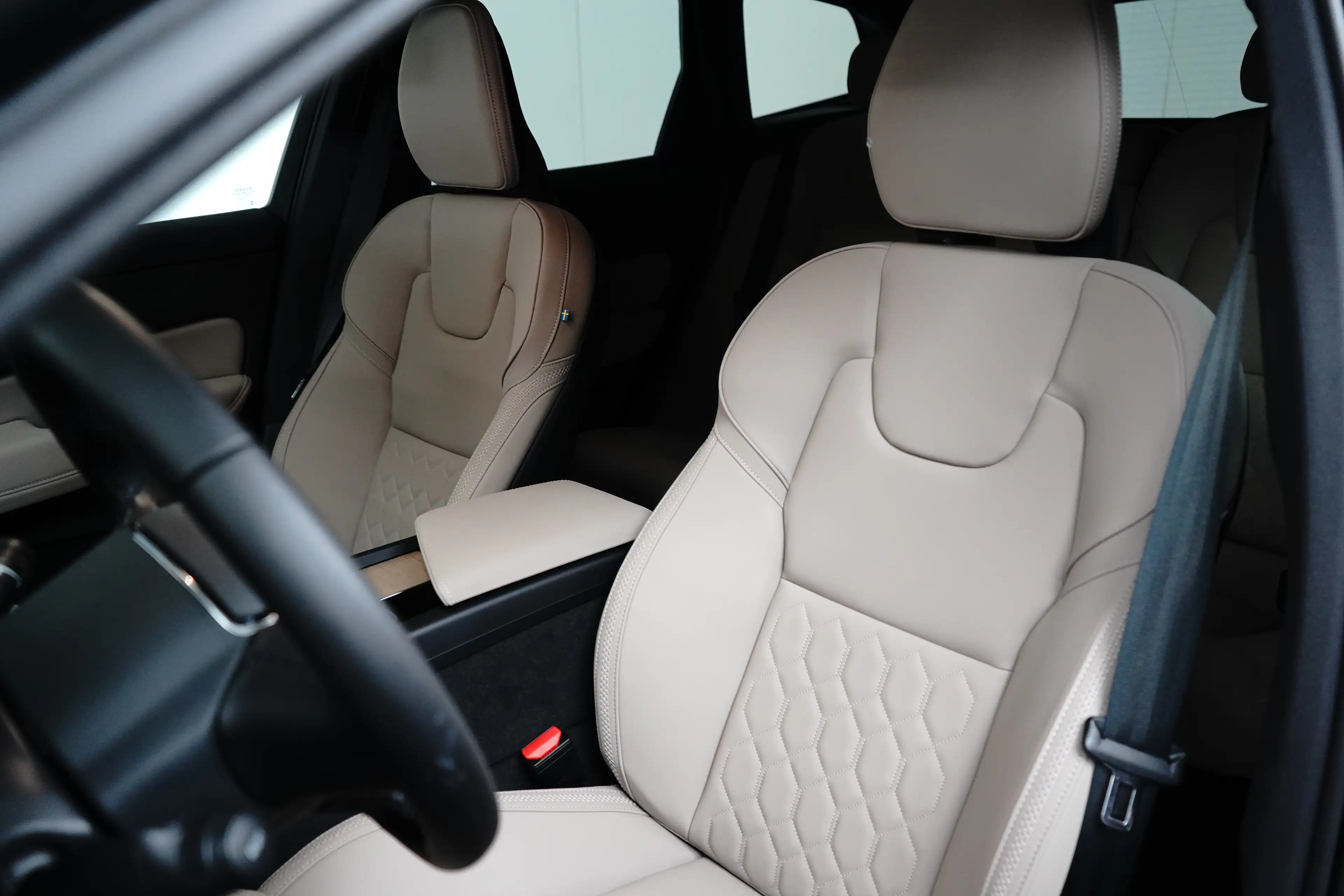 Volvo XC60 T6 Plus Dark | Harman/Kardon | Memory | Pilot Assi — photo 17