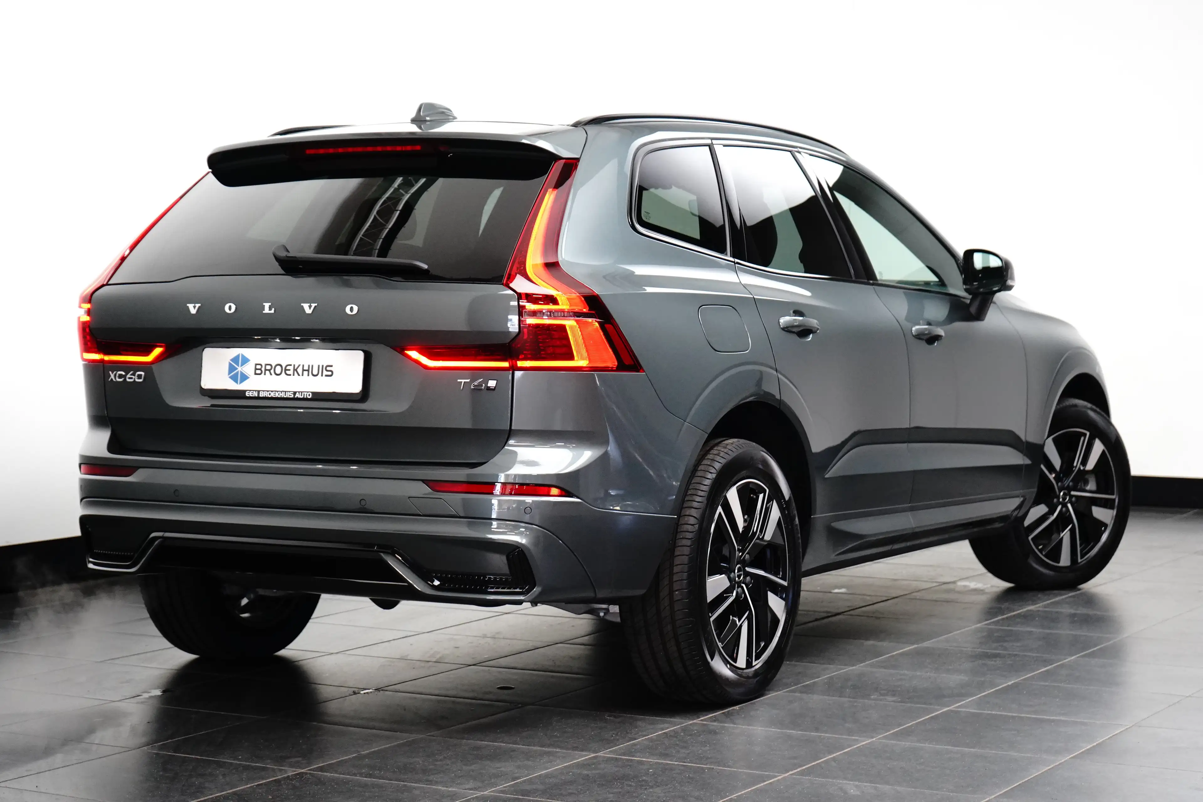 Volvo XC60 T6 Plus Dark | Harman/Kardon | Memory | Pilot Assi — photo 2