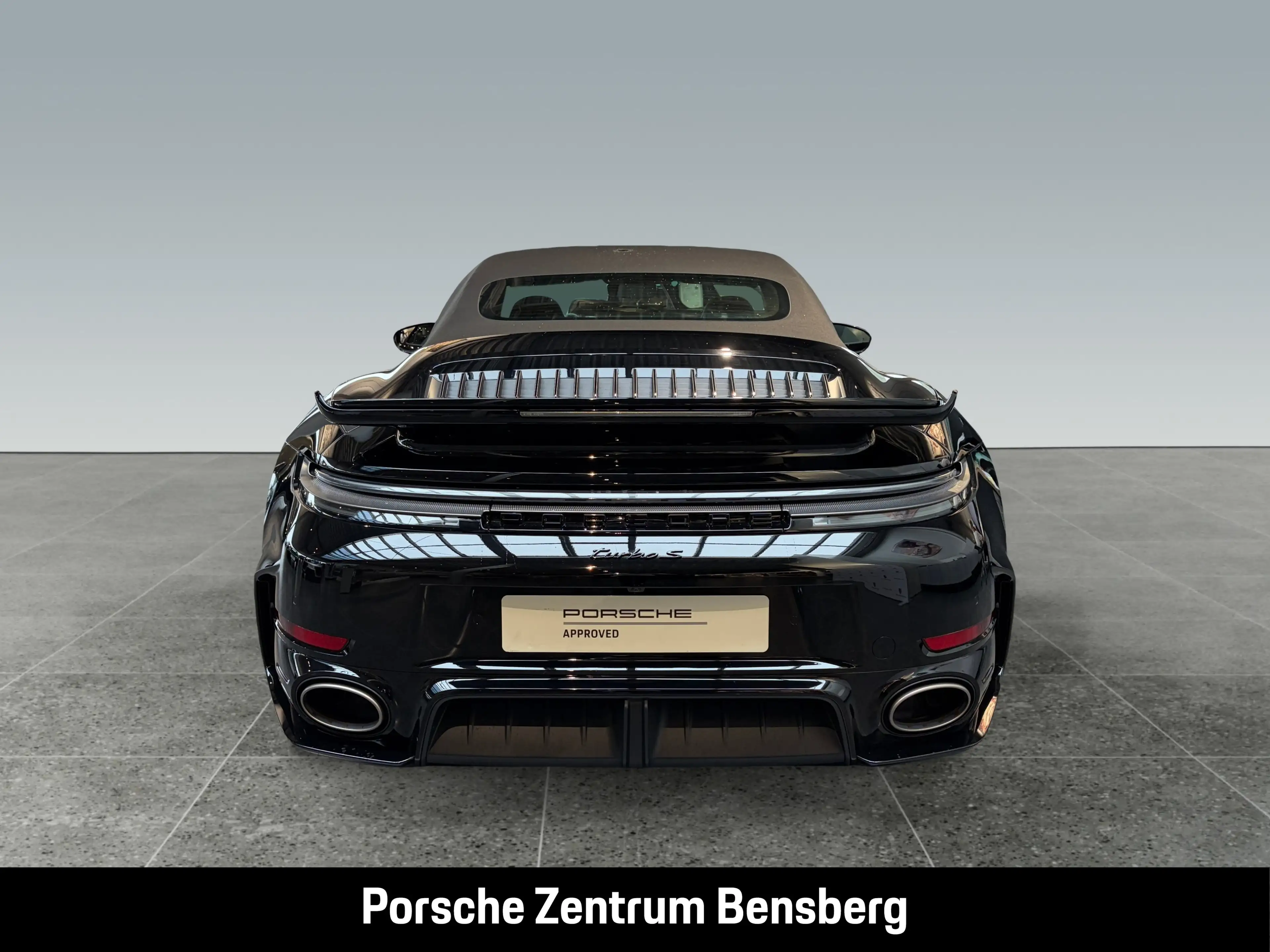 Porsche 911 Turbo S Cabriolet — photo 7
