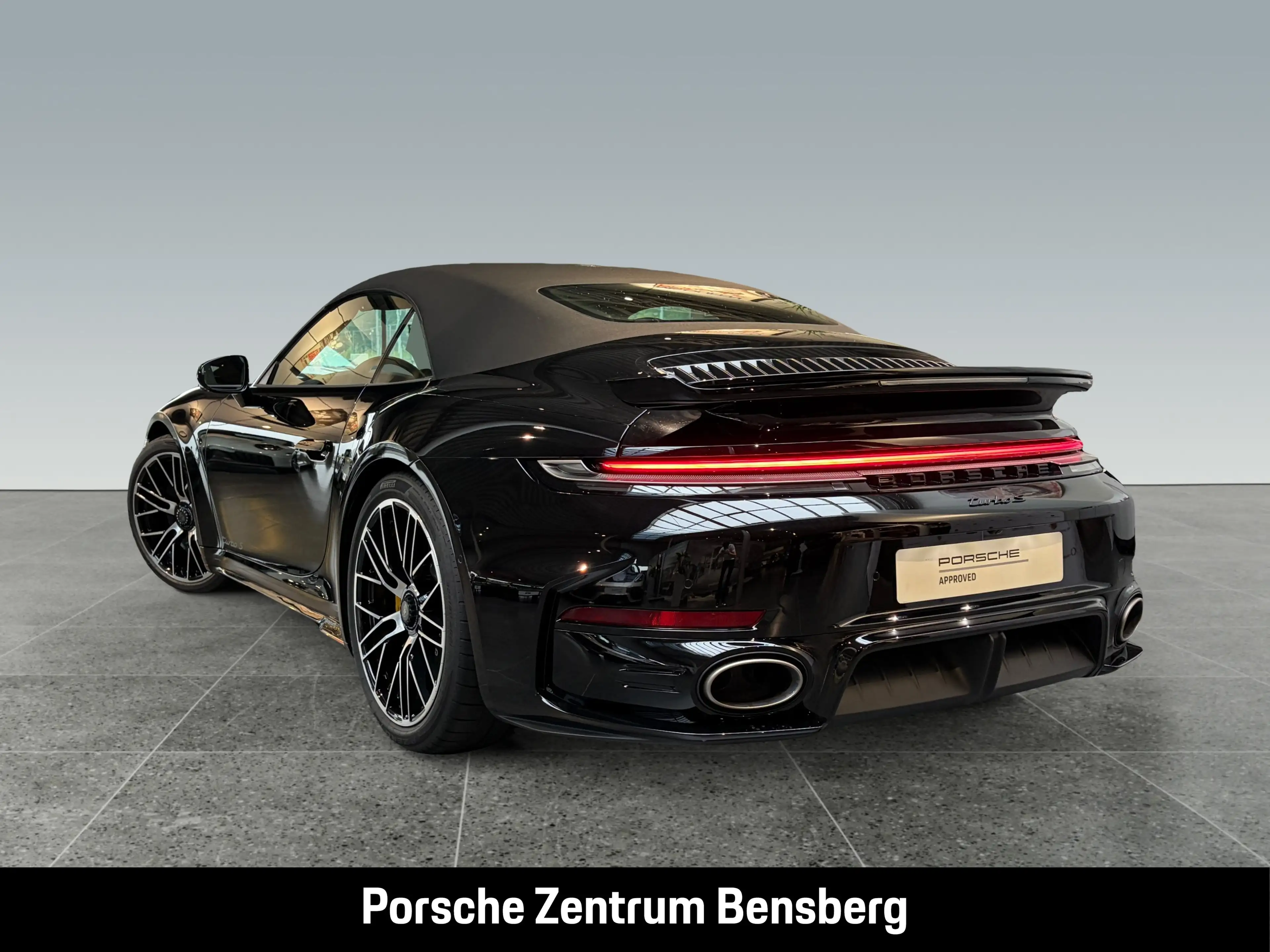 Porsche 911 Turbo S Cabriolet — photo 3