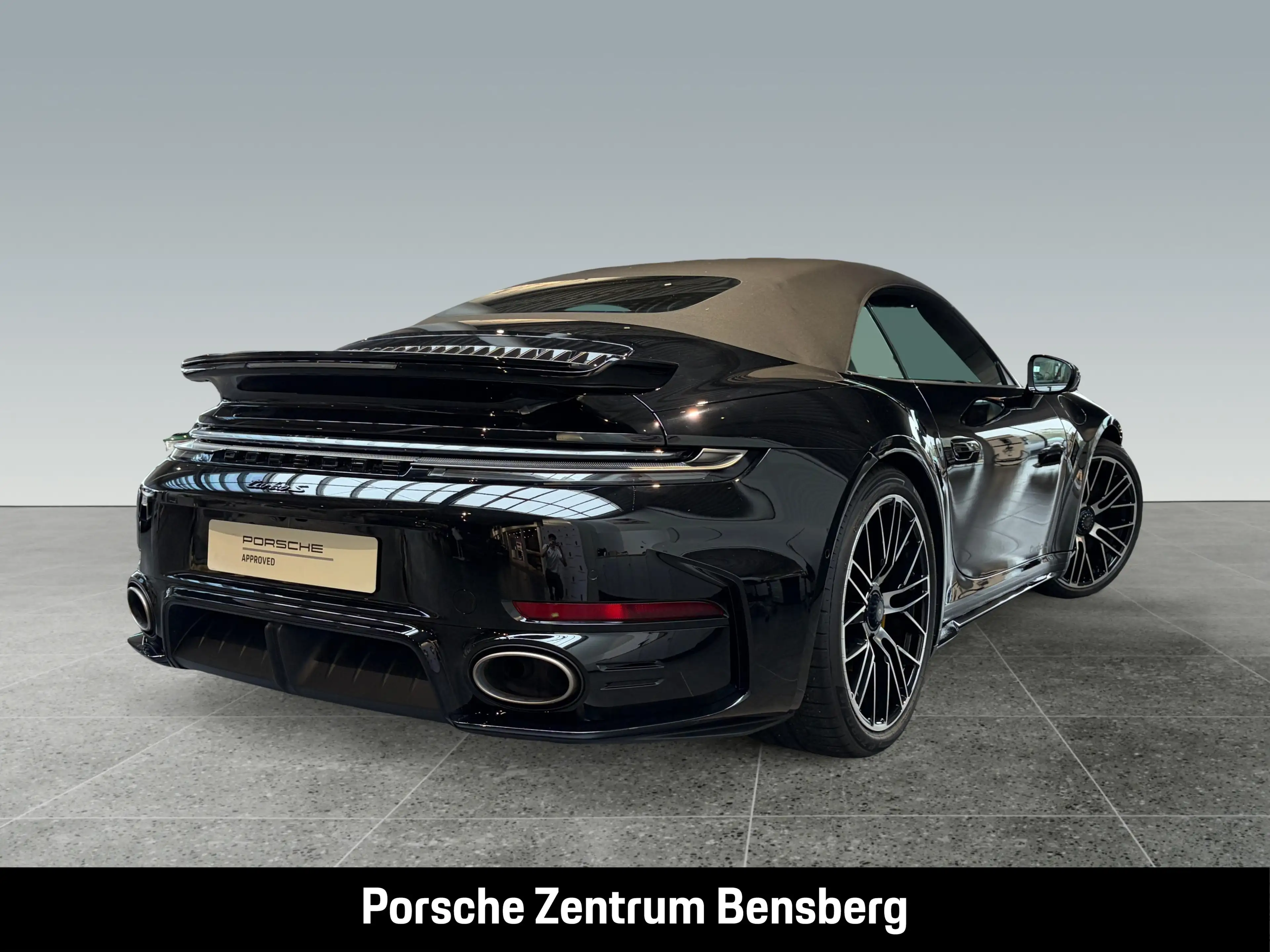 Porsche 911 Turbo S Cabriolet — photo 4