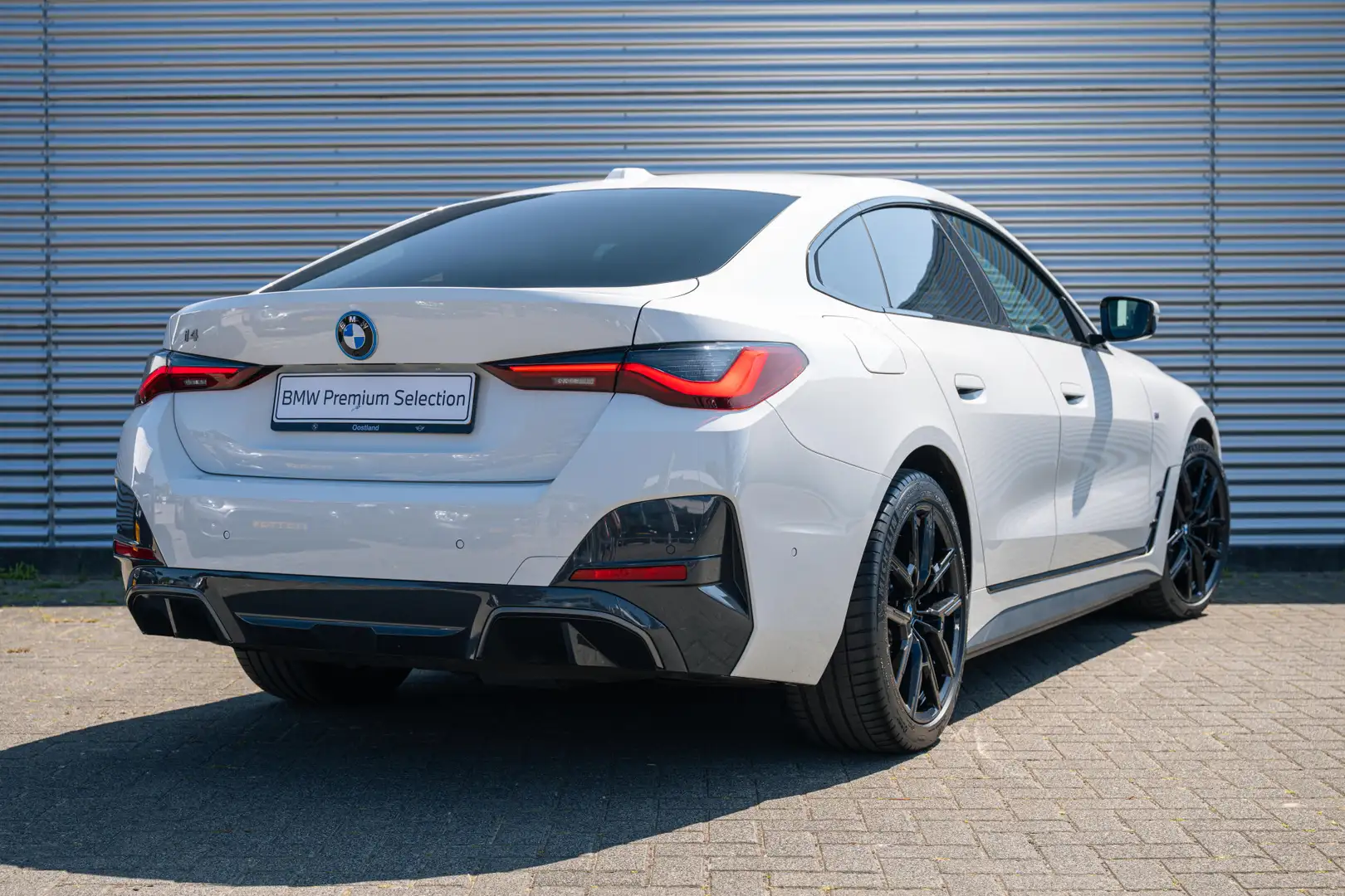 BMW i4 eDrive35 M Sport / Parking Assistant / Widescreen Blanc - 2