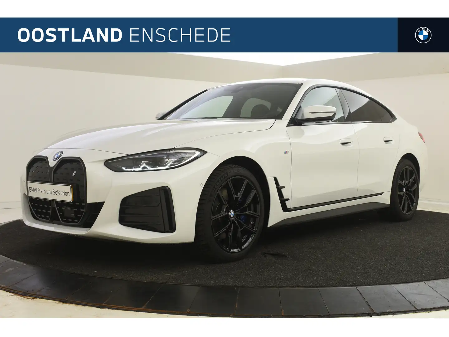 BMW i4 eDrive35 M Sport / Parking Assistant / Widescreen Wit - 1