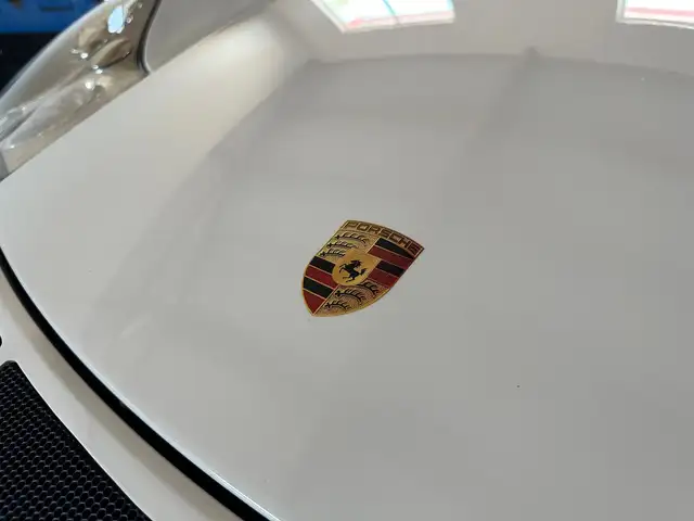 Porsche 911 view 13