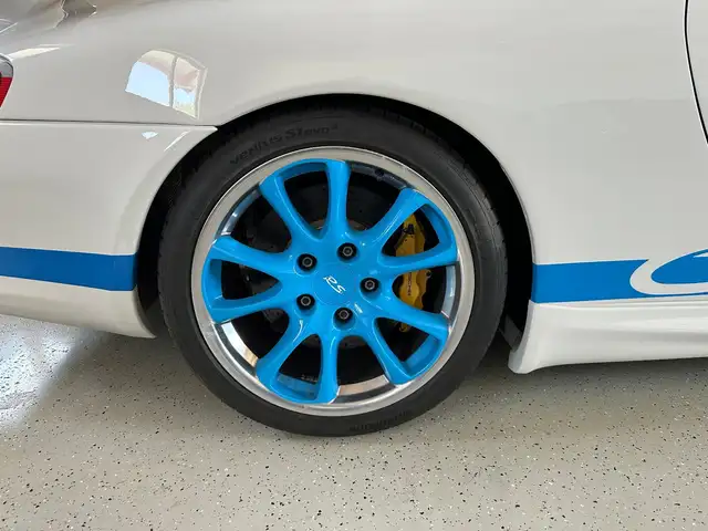 Porsche 911 view 9
