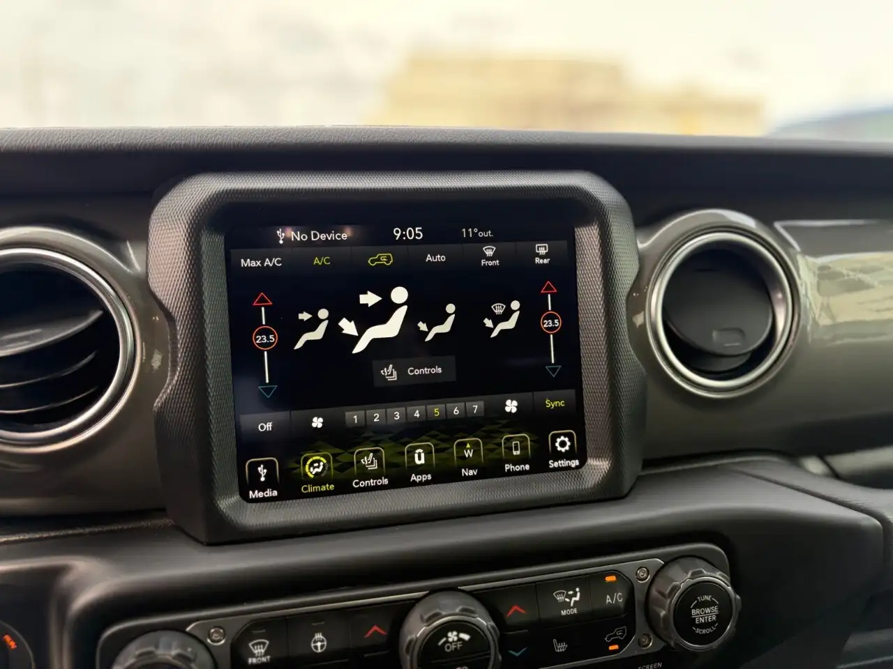 Jeep Wrangler снимка Jeep Wrangler