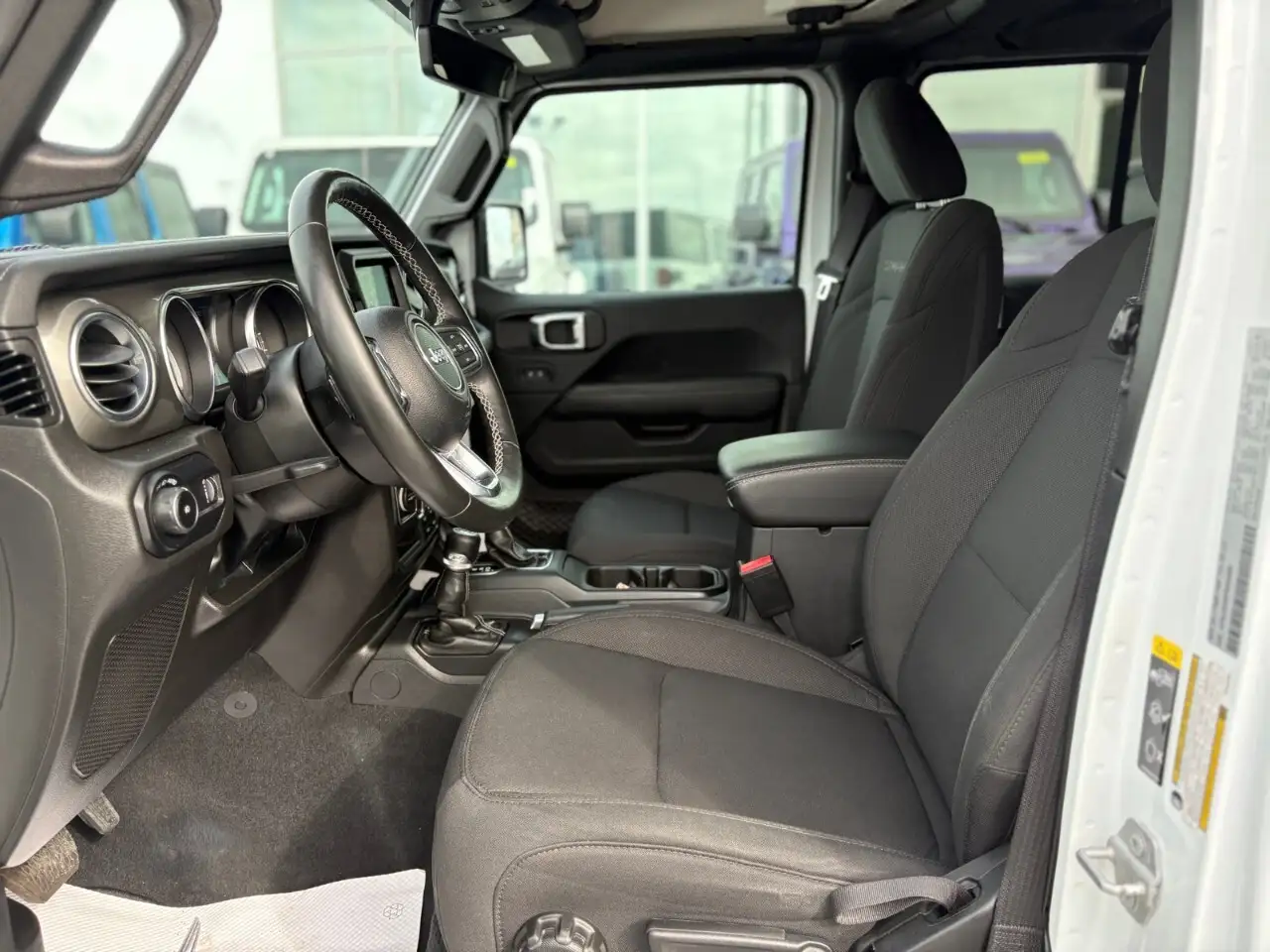 Jeep Wrangler снимка Jeep Wrangler