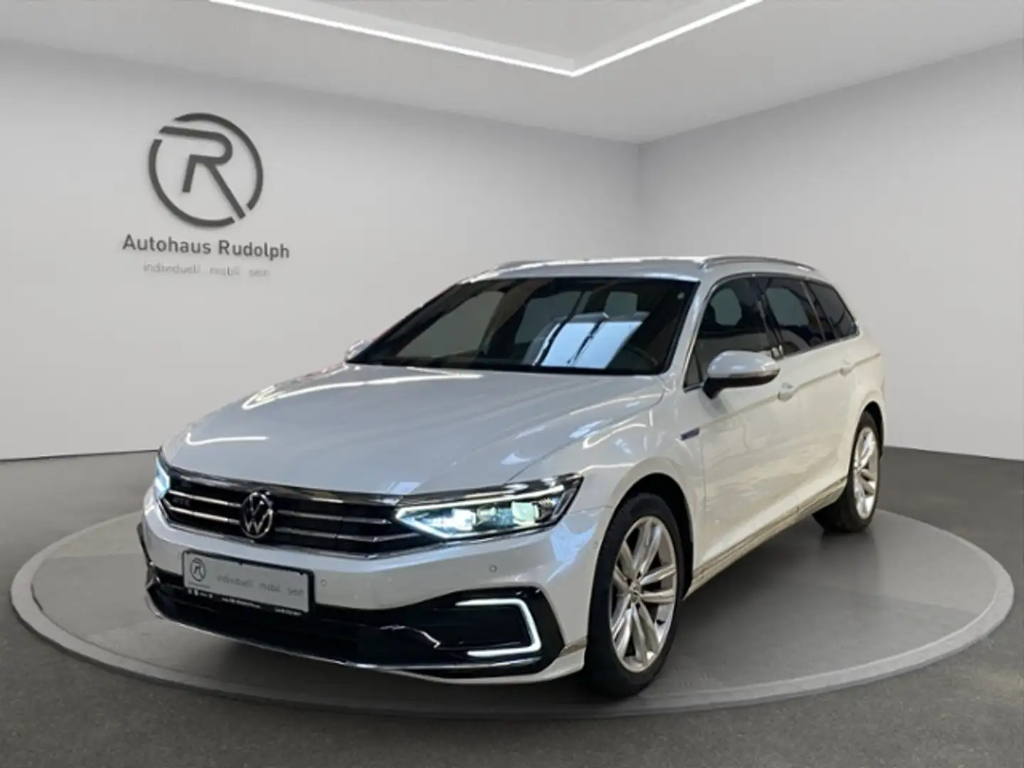 Volkswagen Passat Variant GTE 1.4 TSI DSG / Navi LED AHK Weiß - 2