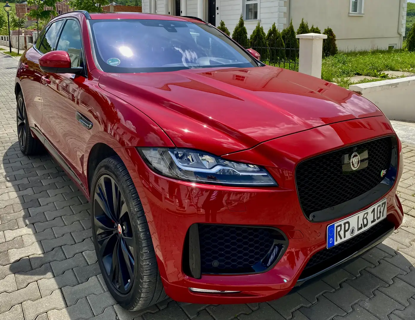 Jaguar F-Pace 30d AWD First Edition Scheckheft Rot - 2