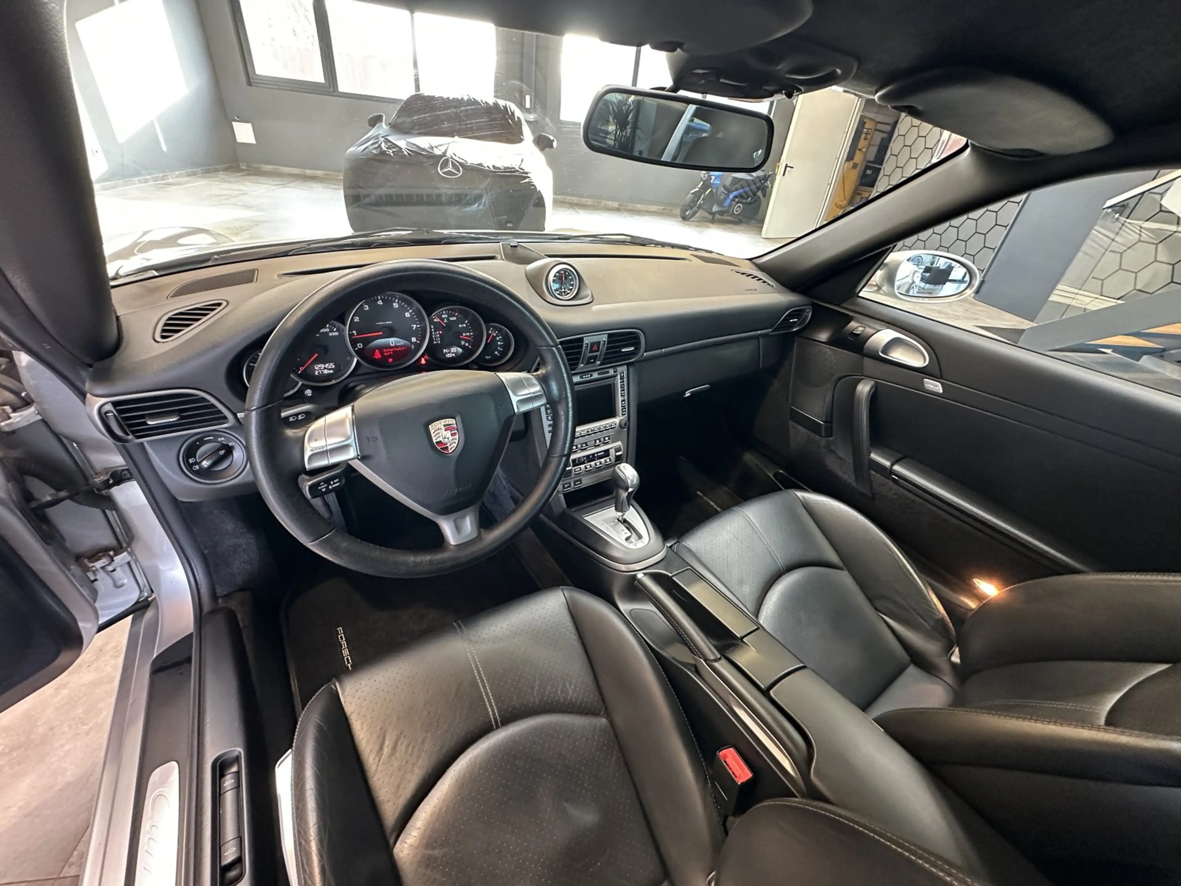 Porsche 911 Carrera 3.6 — photo 8