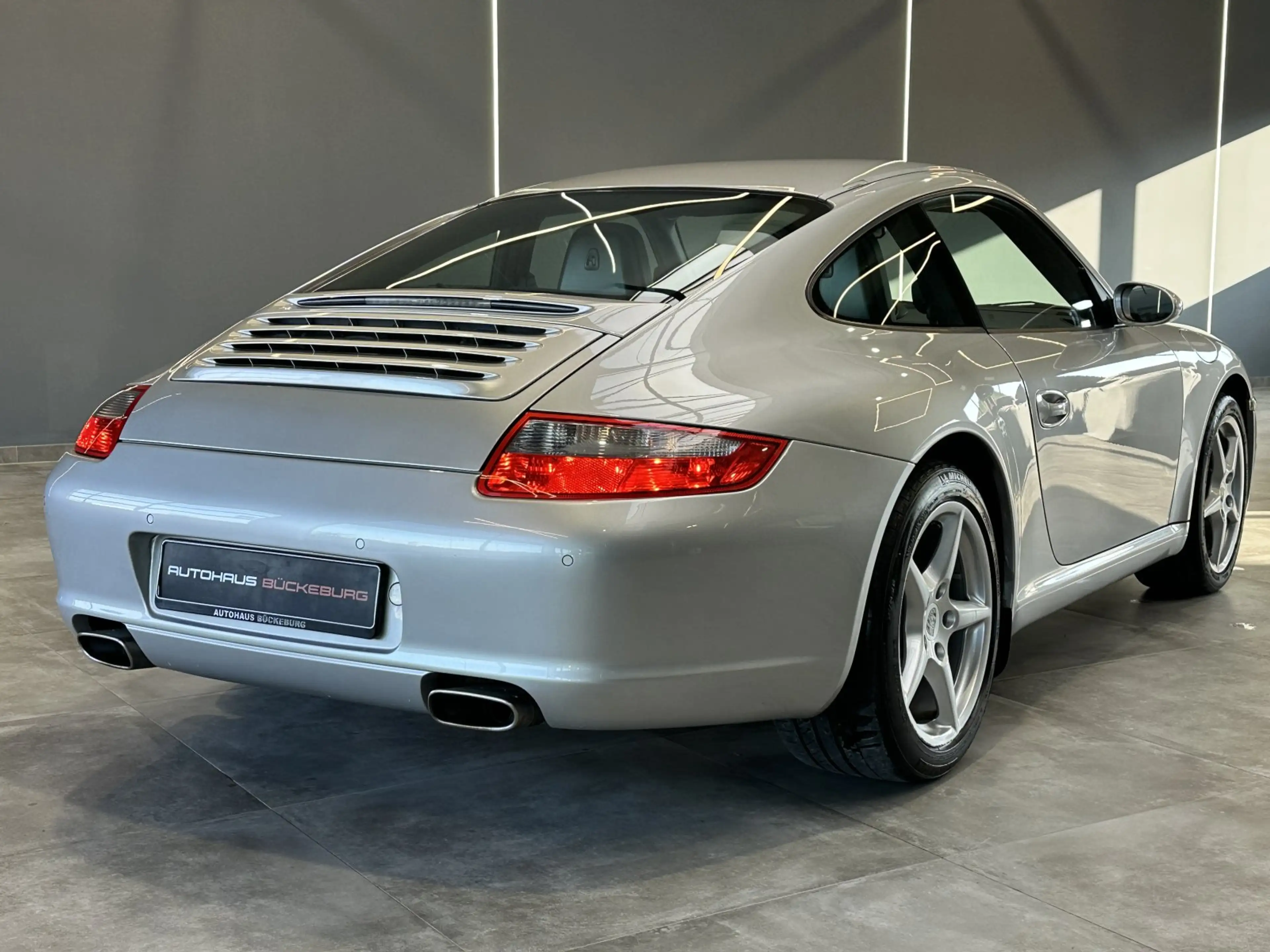 Porsche 911 Carrera 3.6 — photo 4