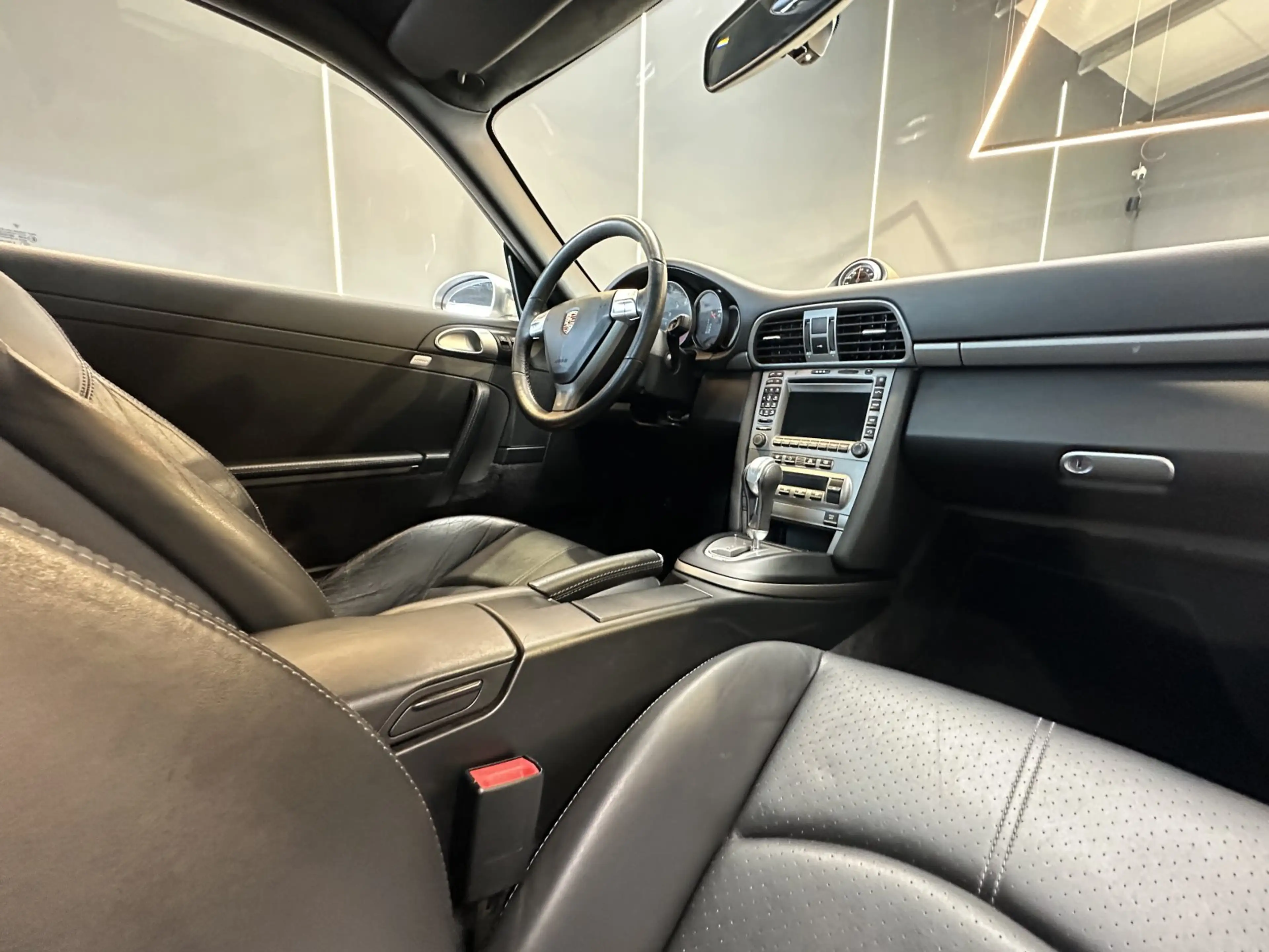 Porsche 911 Carrera 3.6 — photo 15