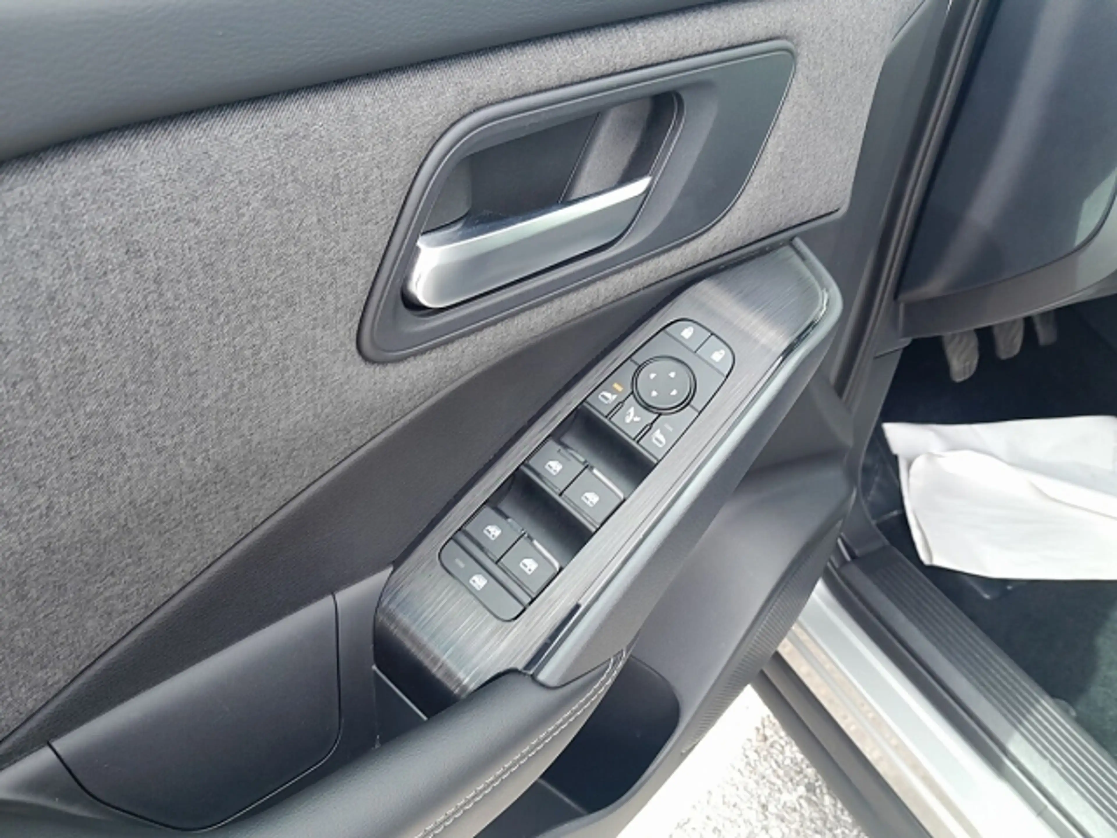 Nissan Qashqai Qashqai 1,3 DIG-T MHEV Tekna LED+RADAR+RFK — photo 10