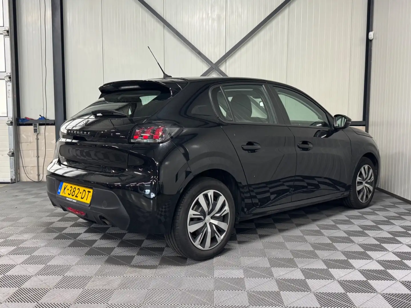 Peugeot 208 1.2 PureTech | Active 5-Drs | Airco | Cruise | Nav Schwarz - 2