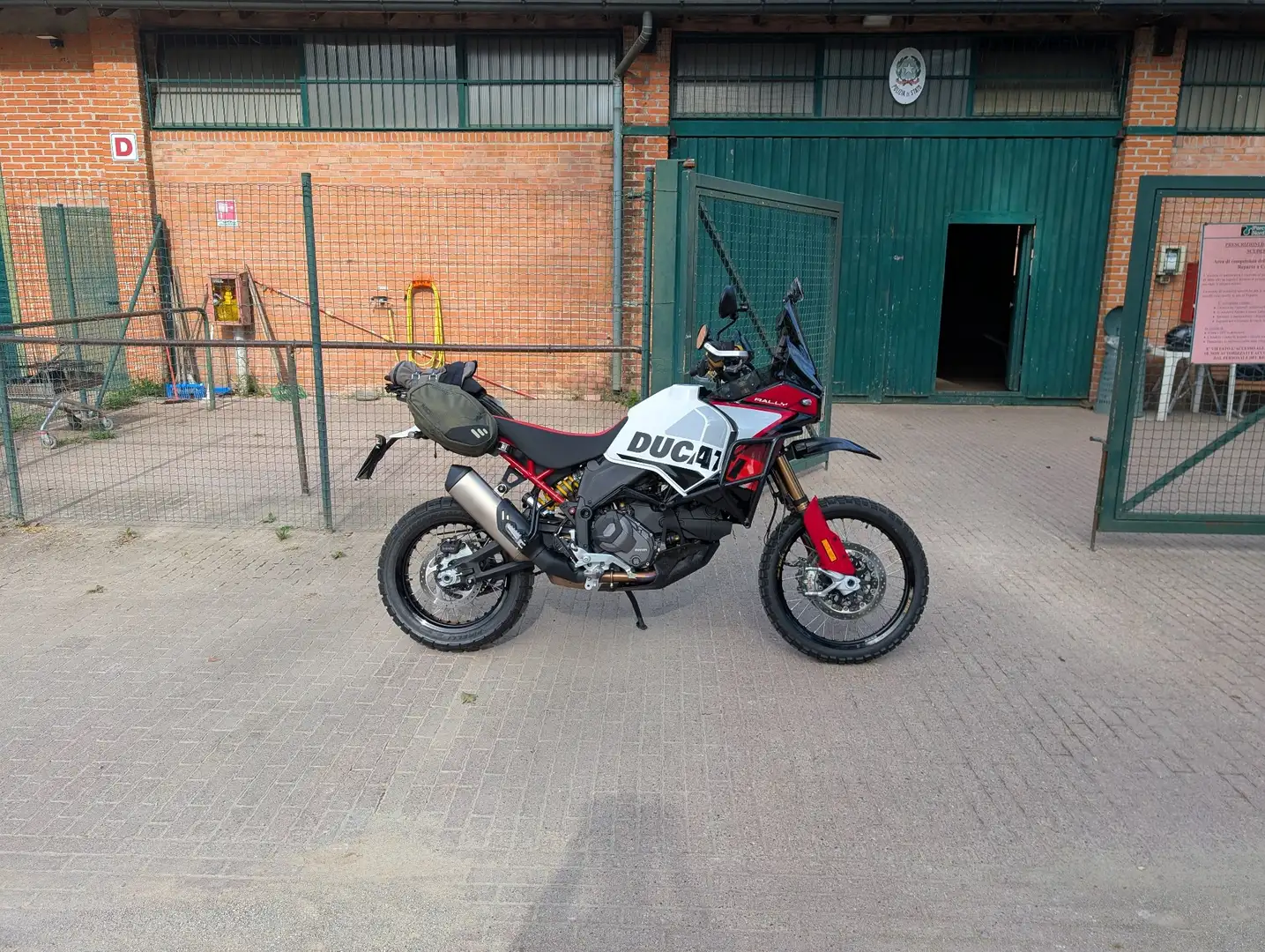 Ducati DesertX Rally Piros - 1