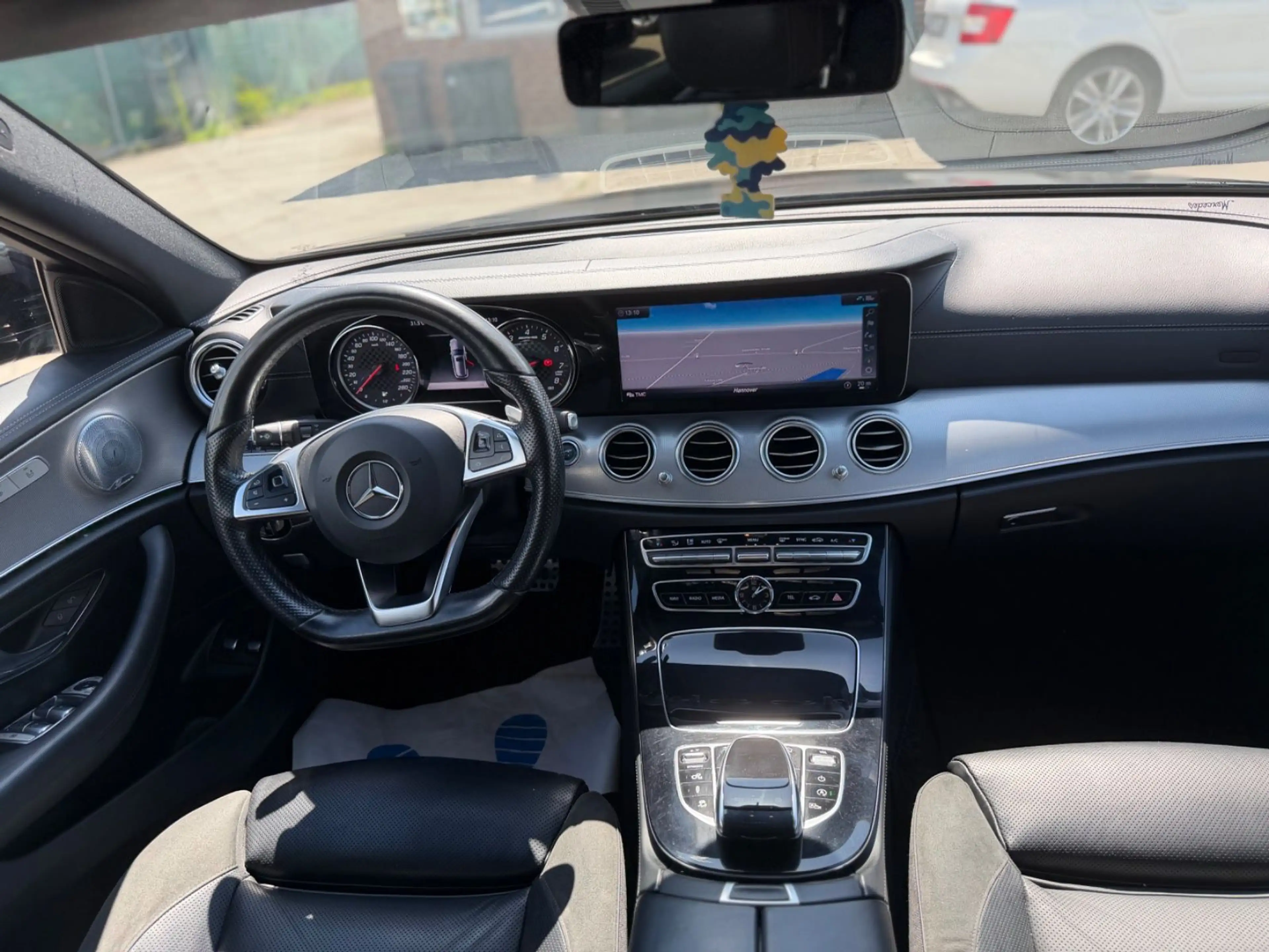 Mercedes-Benz E 43 AMG E T-Modell E 43 AMG 4Matic — photo 13