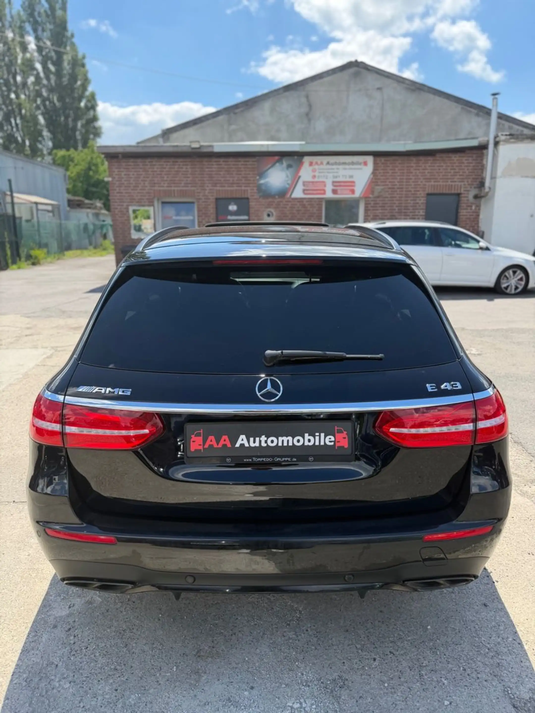 Mercedes-Benz E 43 AMG E T-Modell E 43 AMG 4Matic — photo 4
