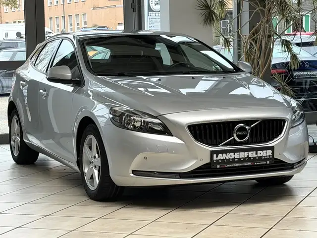Volvo V40 V40 D3 Kinetic*SHZ*AHK*NAVi*TPM*MFL*LMF*