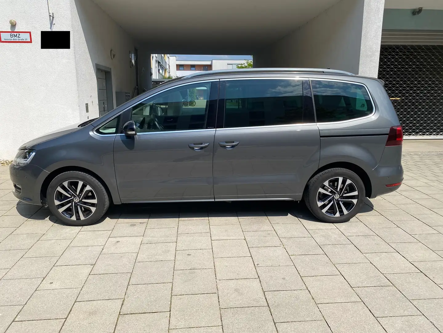 Volkswagen Sharan Sharan 1.4 TSI IQ.DRIVE Grau - 2