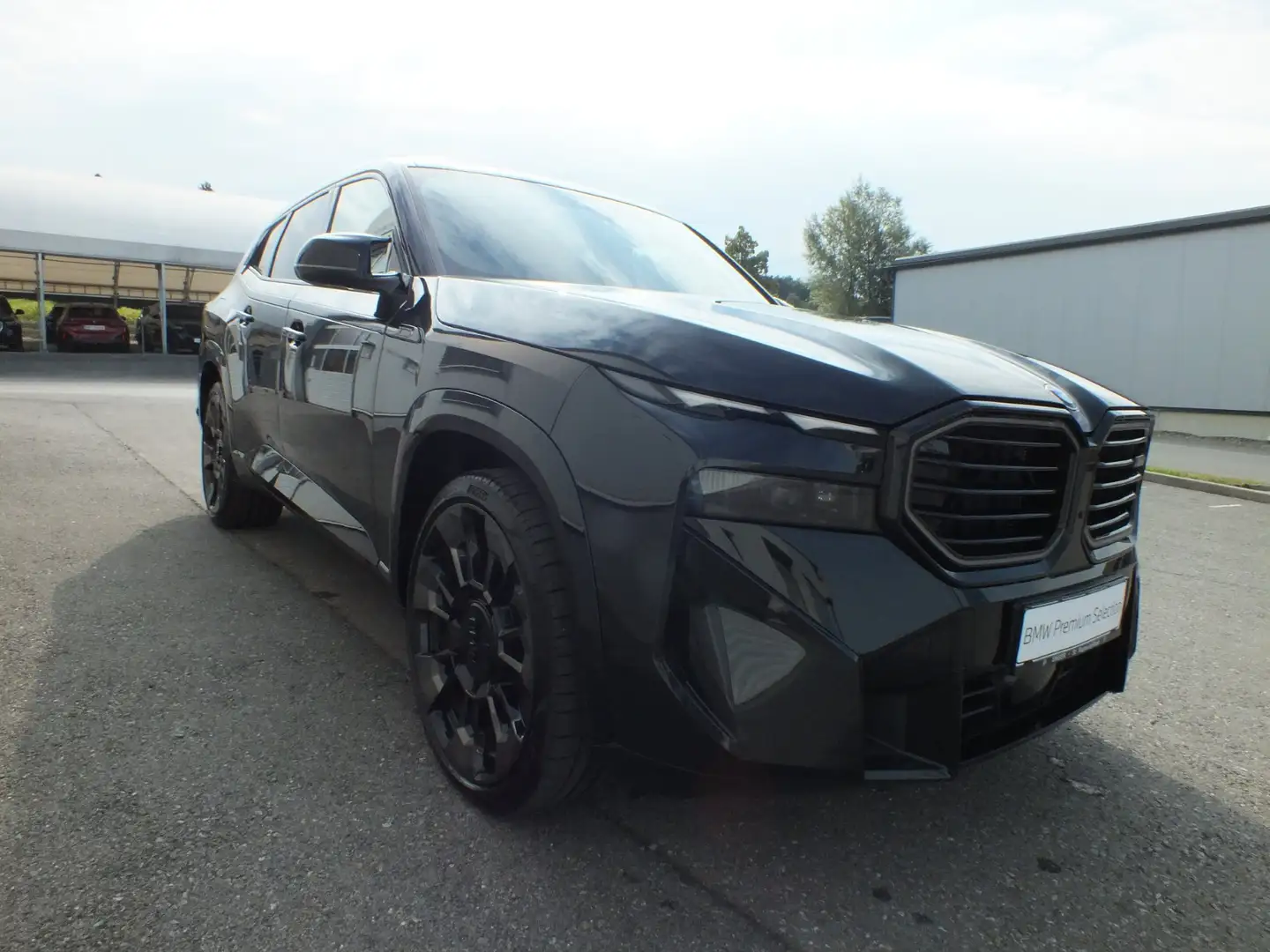 BMW XM 50e Schwarz - 2