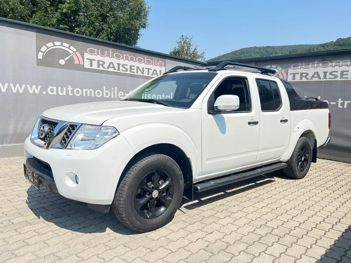 Nissan Navara 2.5 dCi DPF Double Cab SE 4x4 LB Weiß - 1