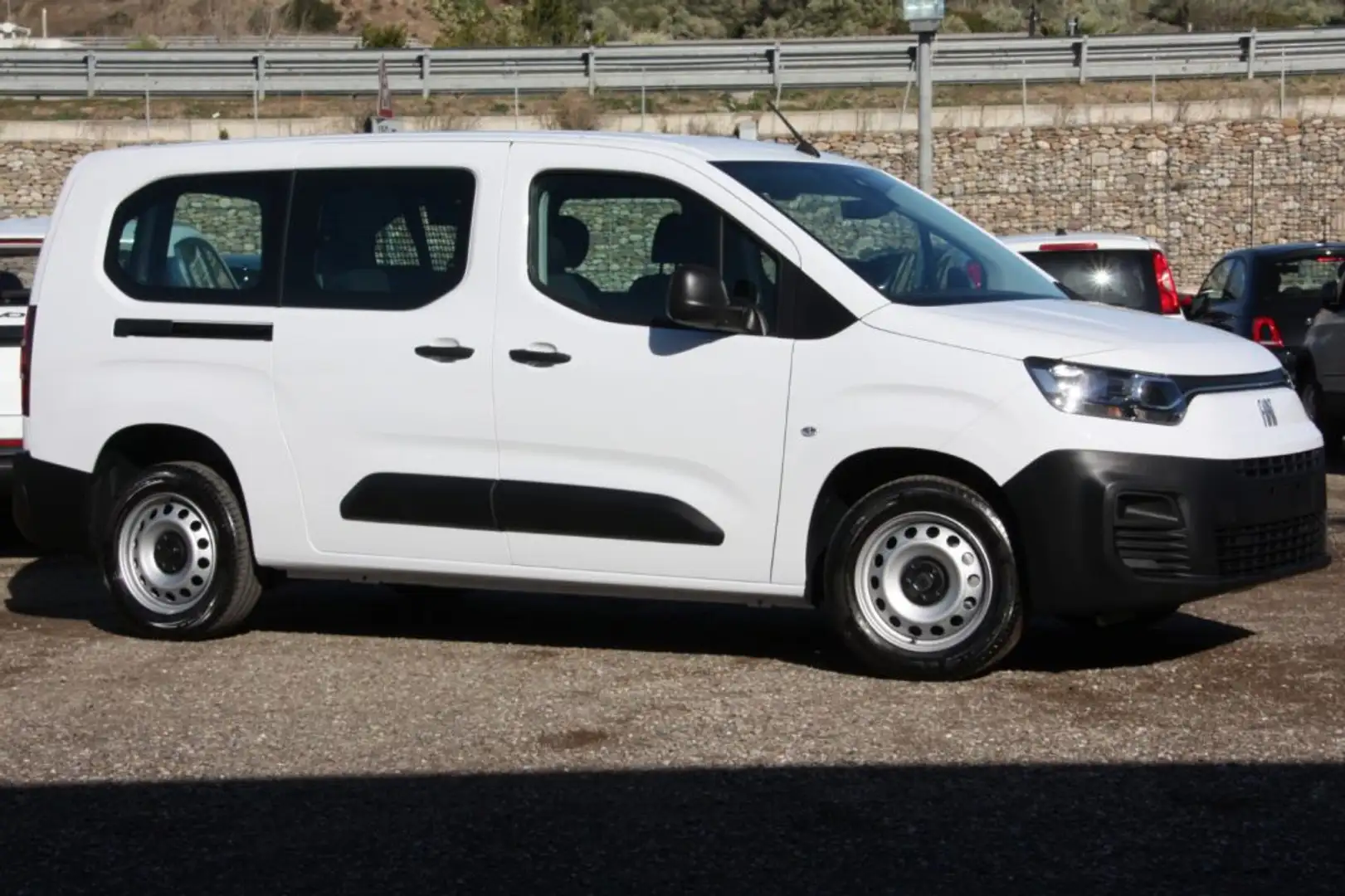 Fiat Doblo 1.5 BlueHdi 100CV Crew Cab COMBI 5 POSTI AUTOCARRO Bianco - 2