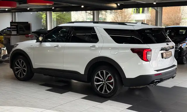 Ford Explorer view 10