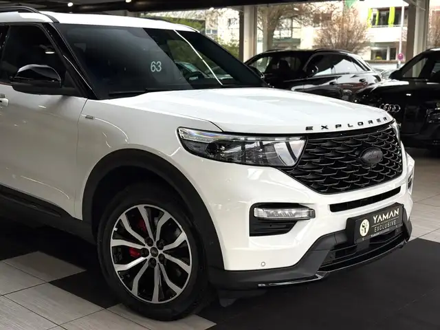 Ford Explorer view 7