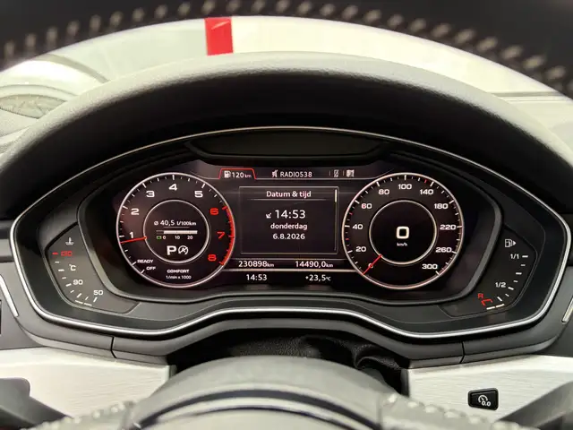 Audi A4 Avant view 5