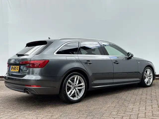 Audi A4 Avant view 14