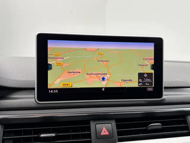 Audi A4 Avant view 4
