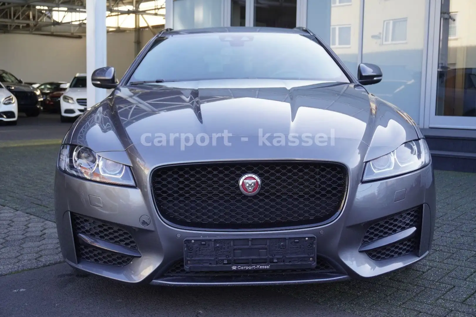 Jaguar XF Sportbrake R-Sport Black Pack AWD SR+WR Grijs - 2